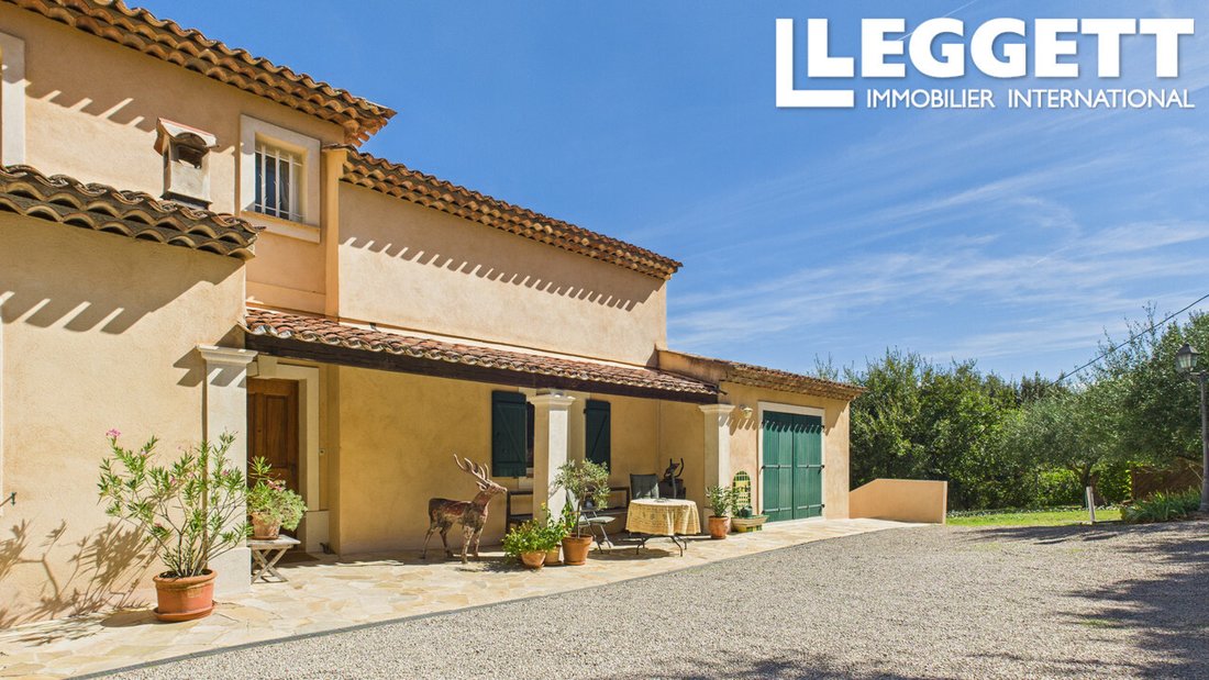 Villa in Le Cannet-des-Maures, Provence-Alpes-Côte d'Azur, France 1 - 18087353