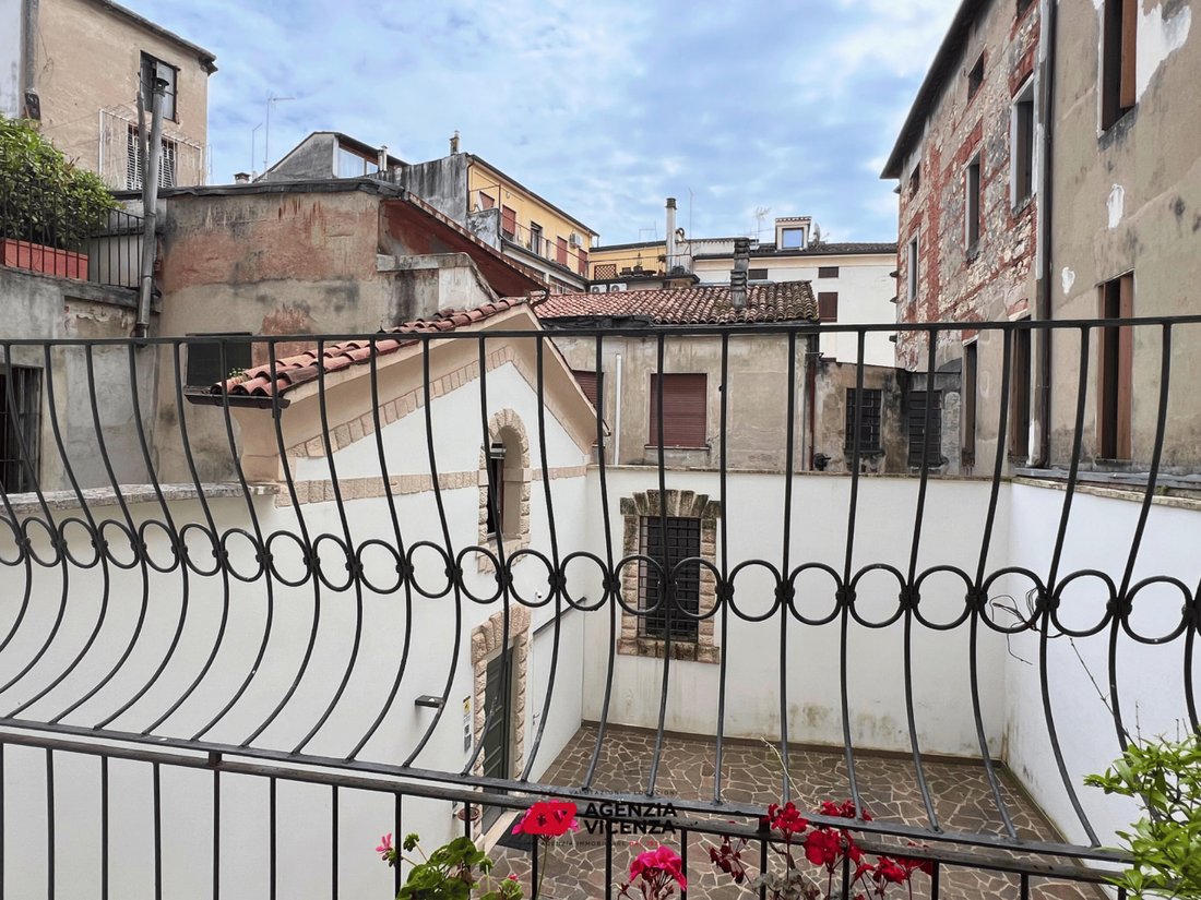 Apartment in Center, Vicenza, Veneto 2 - 18087544