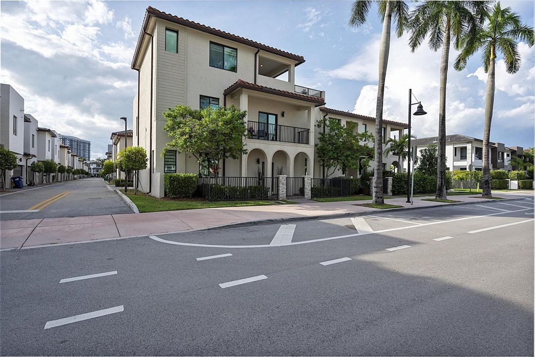 House in Miami Springs, Florida, United States 1 - 18088084