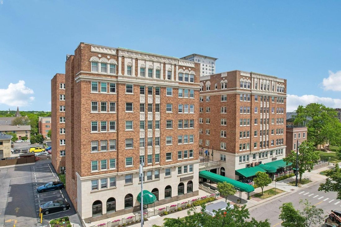 Condo in Milwaukee, Wisconsin, United States 3 - 18065788