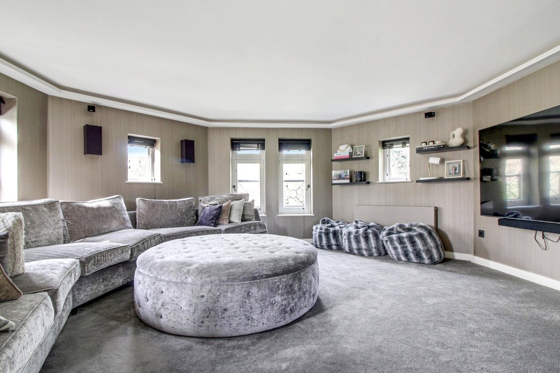 Apartment in Swiss Cottage, Camden, England 3 - 16891282