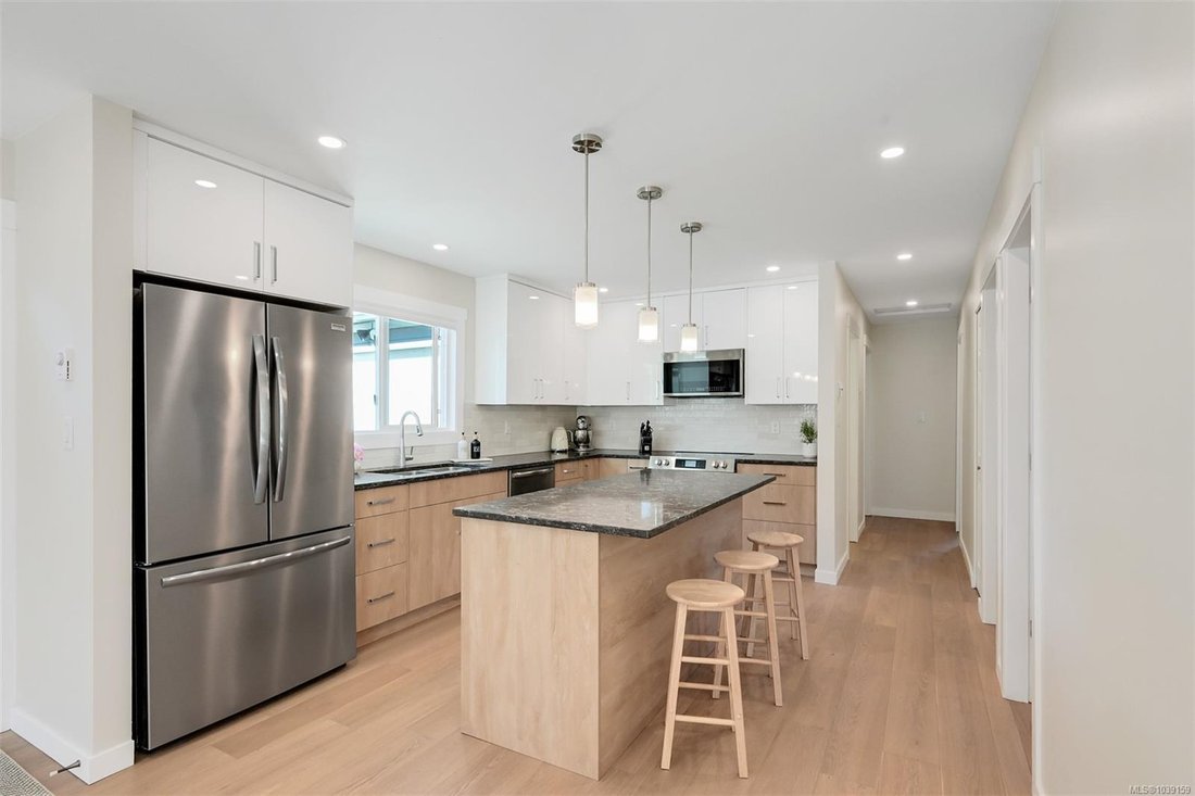House in Sidney, British Columbia, Canada 2 - 18086656