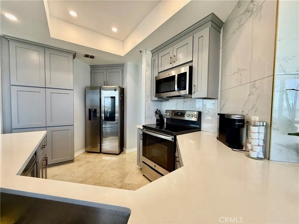 Condo in Signal Hill, California, United States 5 - 17855411