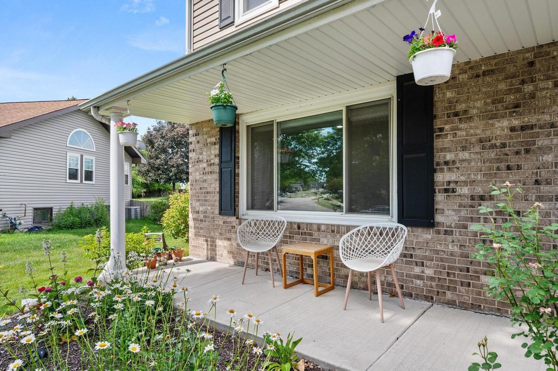 House in Aurora, Illinois, United States 3 - 18081981