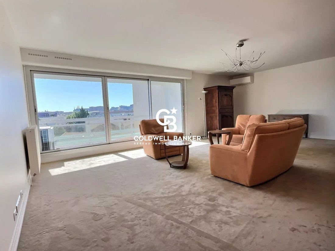 Apartment in Hôtel de Ville-Quinconce-Saint Seurin-Fondaudège, Bordeaux, France 2 - 15370891