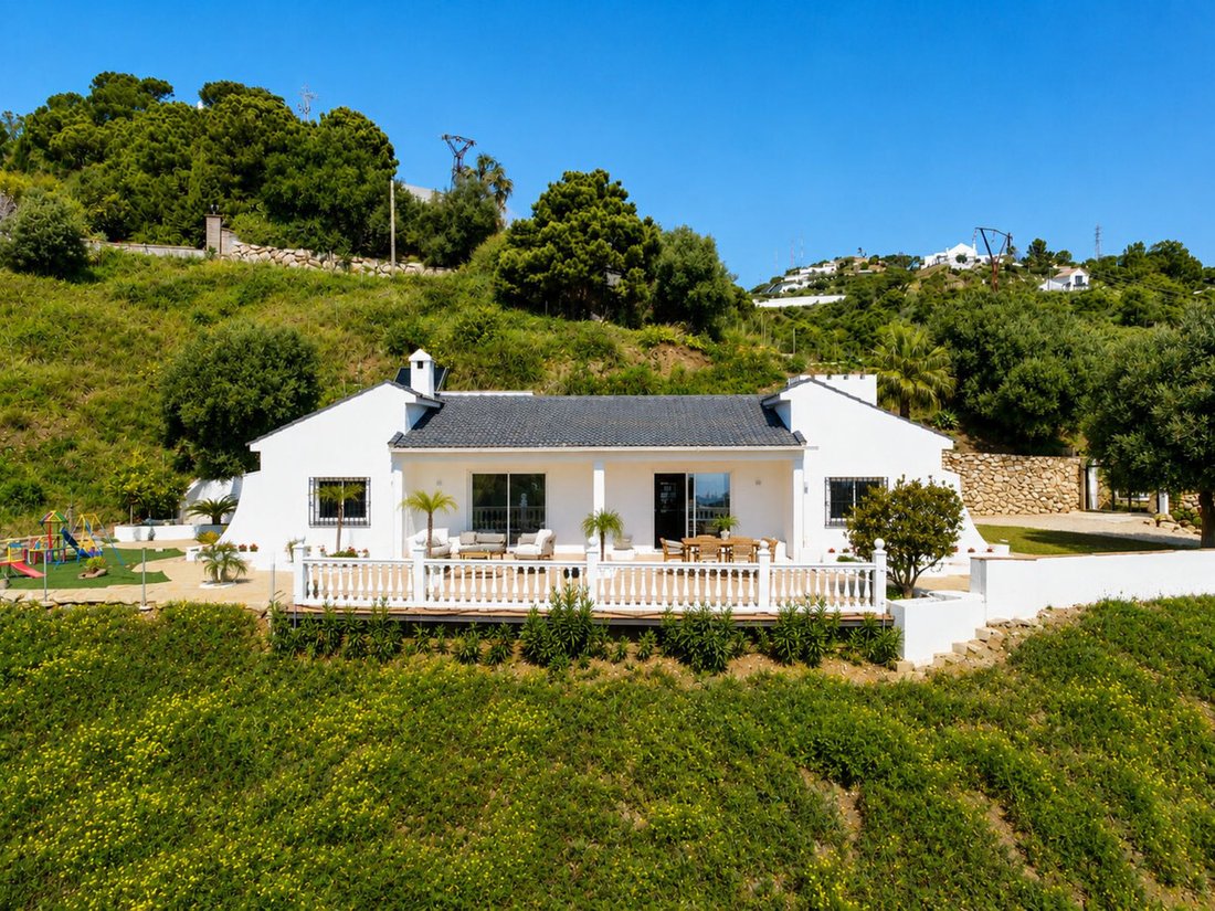 Finca in Estepona, Andalusia, Spain 1 - 17444435