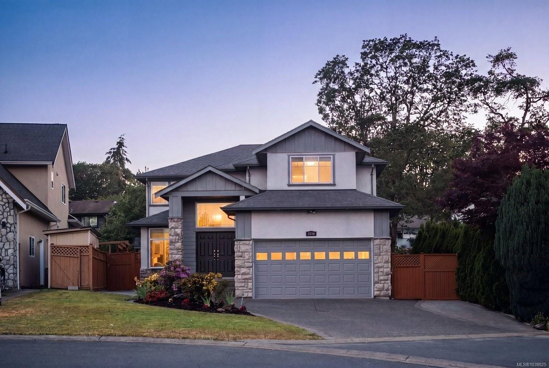 House in Saanich, British Columbia, Canada 2 - 18086678
