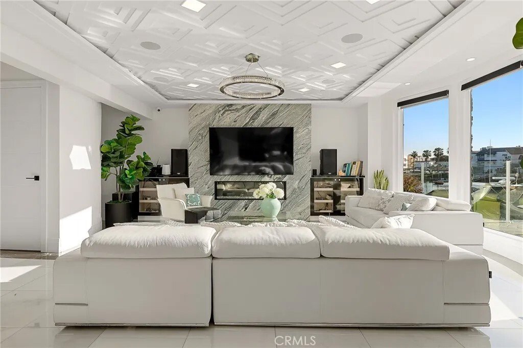 House in Huntington Beach, California, United States 3 - 17607679
