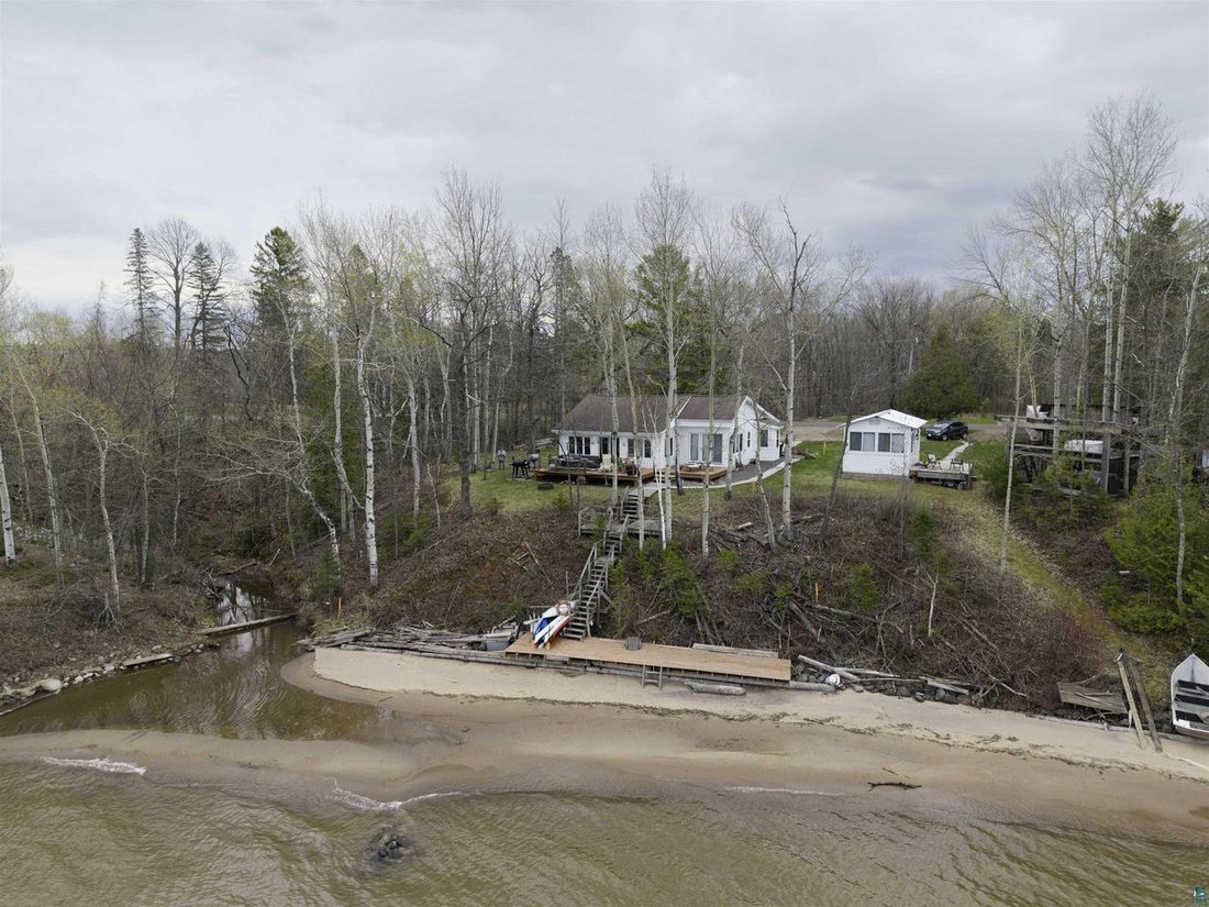 House in Ashland, Wisconsin, United States 3 - 18086403