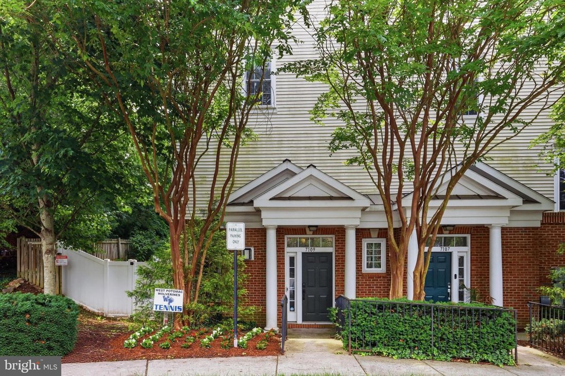 Condo in Hybla Valley, Virginia, United States 2 - 18086630