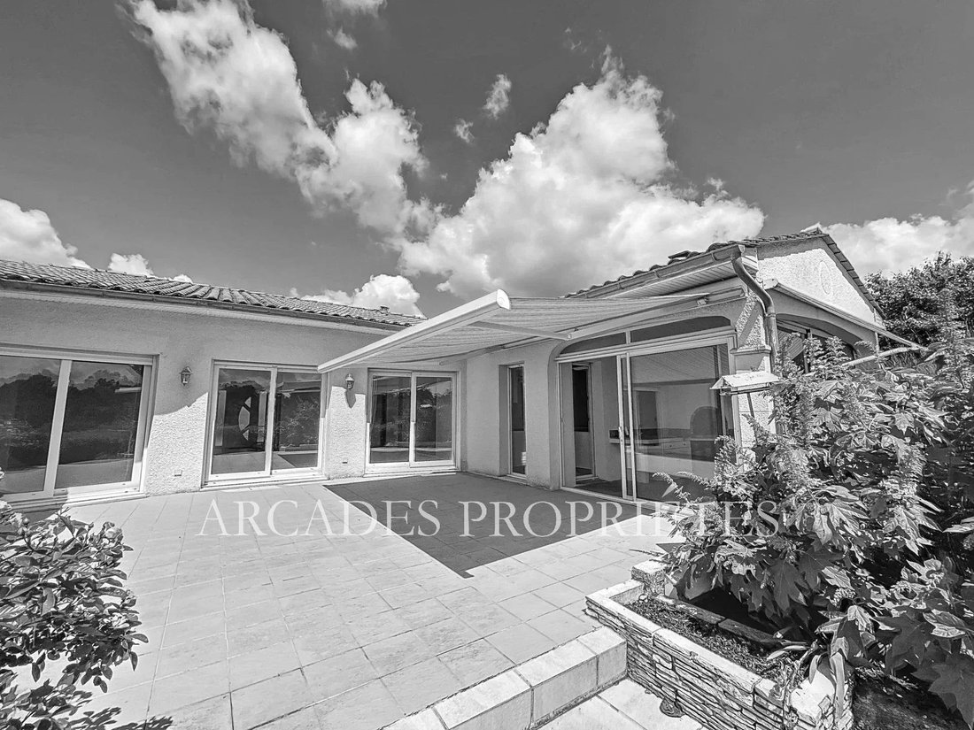 House in Bouliac, Nouvelle-Aquitaine, France 1 - 18064493