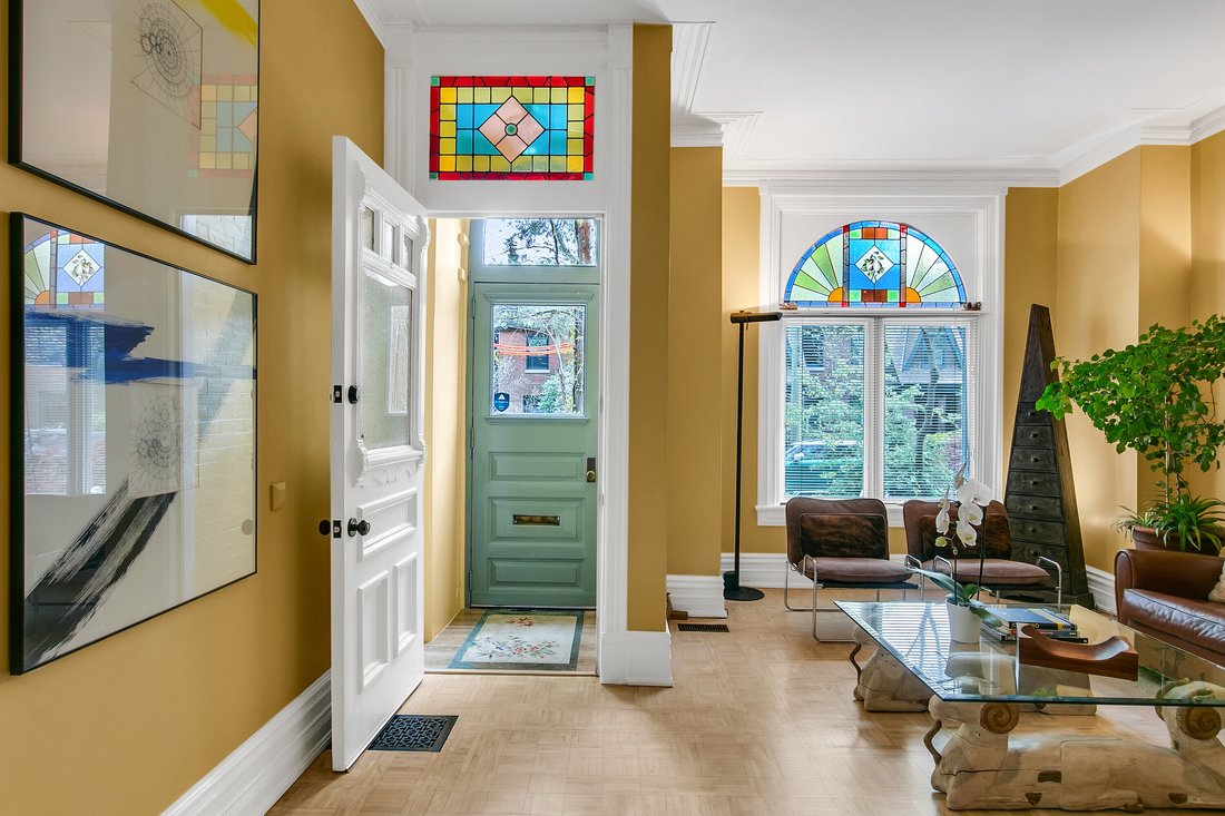 House in Toronto, Ontario, Canada 4 - 18080875