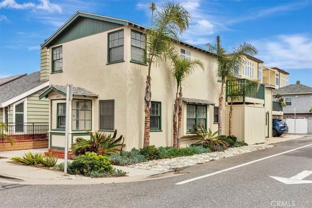 Huntington Beach, California, United States 4 - 17752746