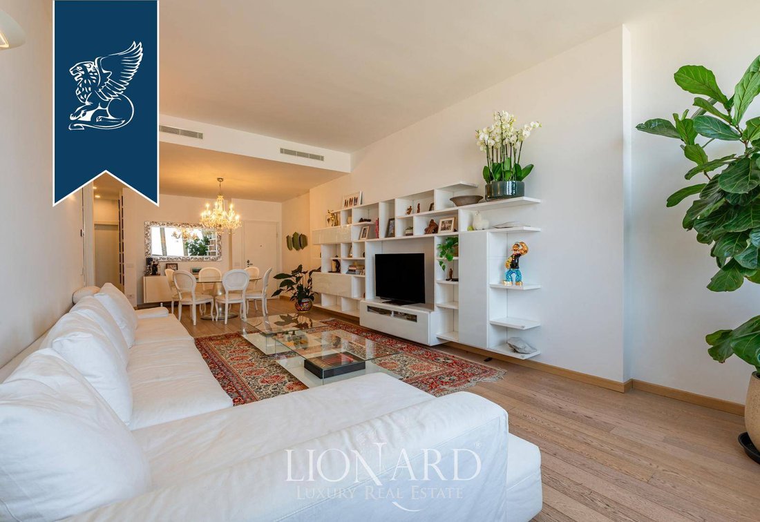 Apartment in Porta Venezia - Repubblica, Milan, Italy 2 - 18087481