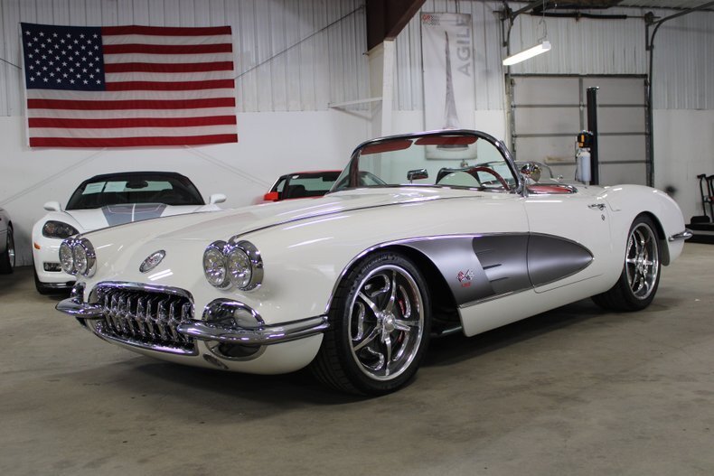Cabriolet in Traverse City, United States 1 - 18089133