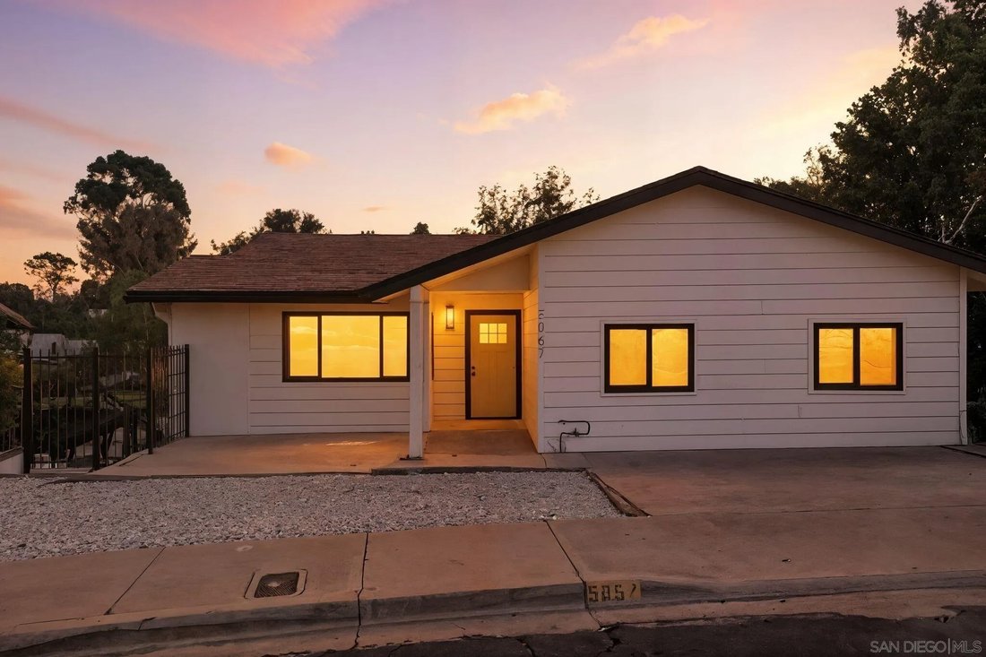 San Diego, California, United States 2 - 18088904