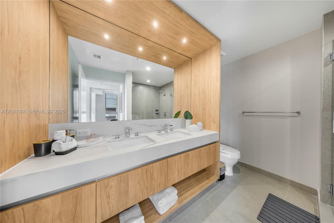 Condo in Miami, Florida, United States 5 - 18085520