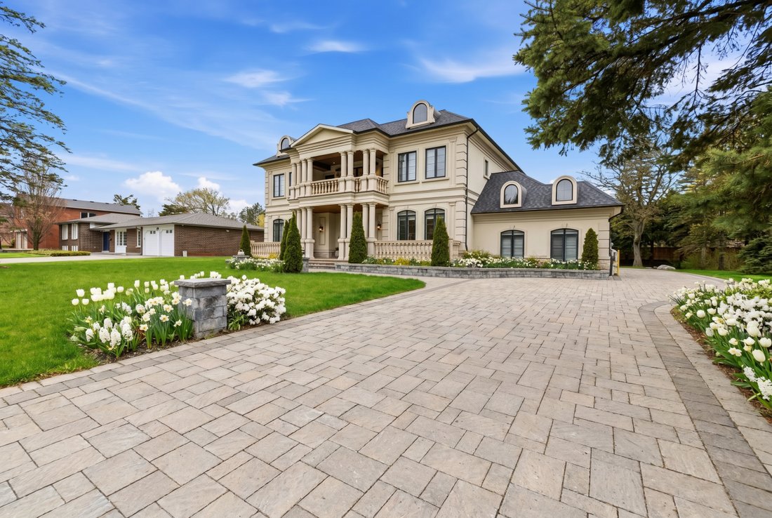 House in King City, Ontario, Canada 3 - 18089766