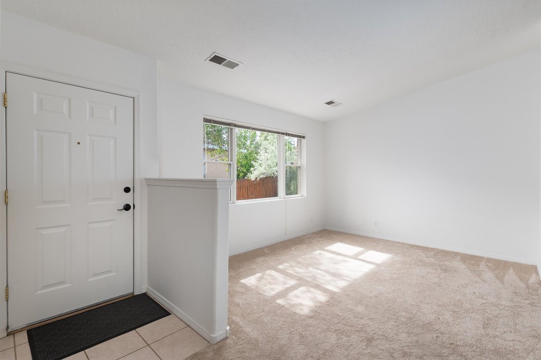 Santa Fe, New Mexico, United States 5 - 18084974