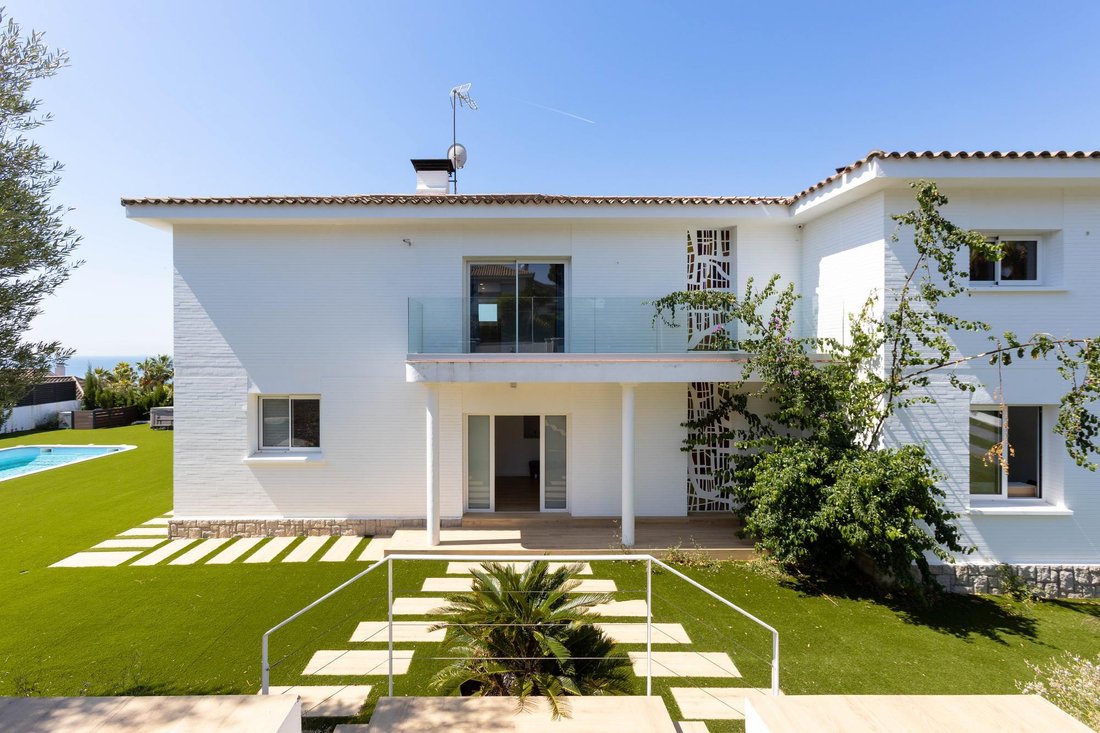 Villa in Alella, Catalonia, Spain 3 - 18089068