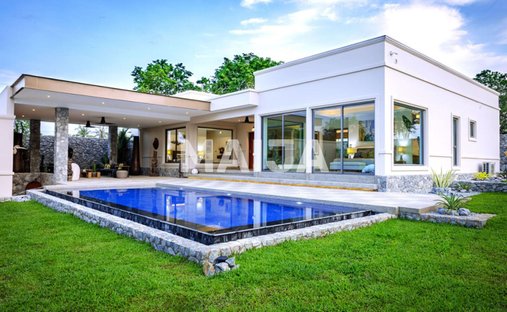 Villa in Bang Lamung Sub-district, Chon Buri, Thailand 1