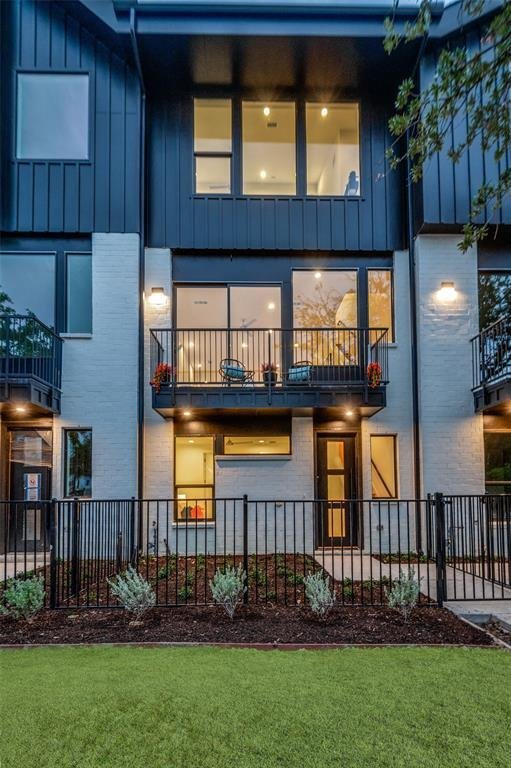 Townhouse in Addison, Texas, United States 2 - 18082029