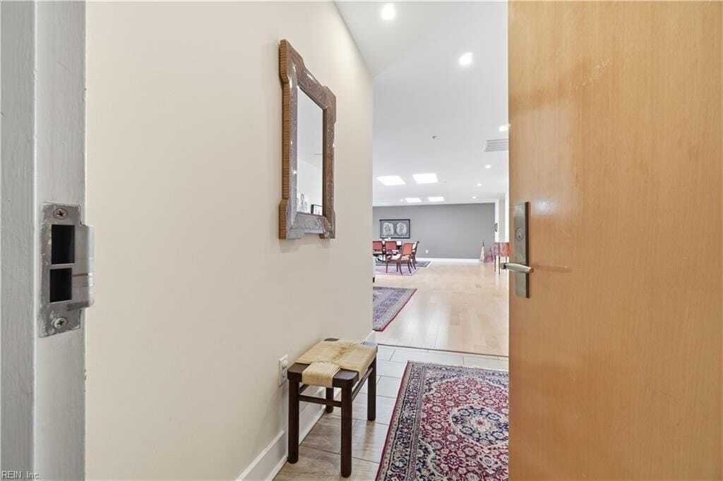 Condo in Norfolk, Virginia, United States 3 - 18082131