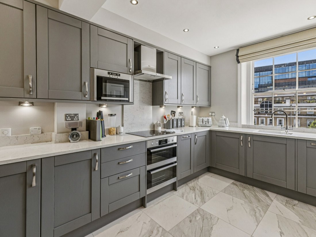 Apartment in Ebury, Westminster, England 2 - 18087372