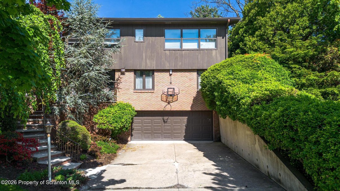 House in Scranton, Pennsylvania, United States 5 - 18083772