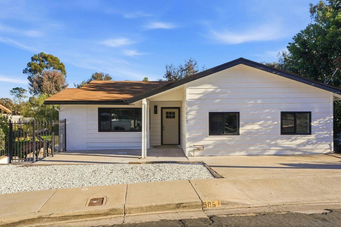 San Diego, California, United States 1 - 18088904