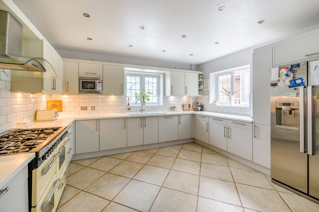 House in Cuffley, Northaw, England 4 - 18081235