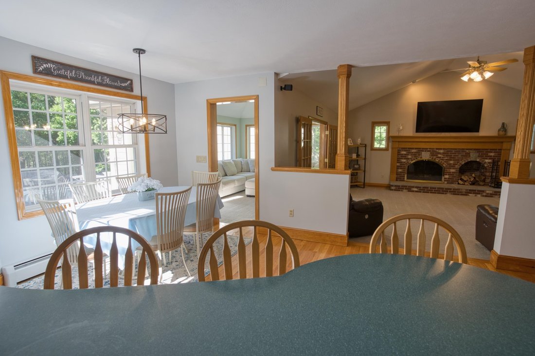 House in Hooksett, New Hampshire, United States 5 - 18082408