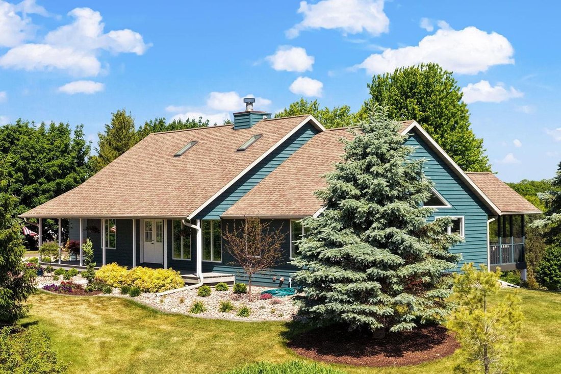 House in New Glarus, Wisconsin, United States 3 - 18081593