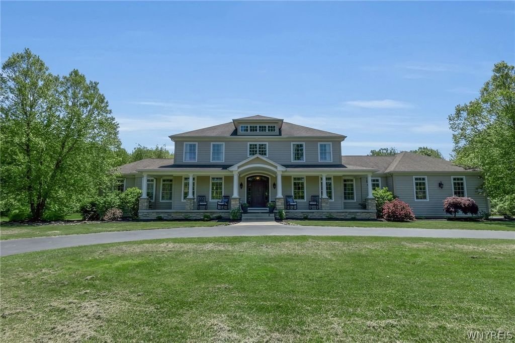 House in Clarence, New York, United States 1 - 18088345