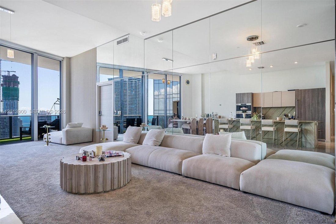 Condo in Miami, Florida, United States 3 - 18082735