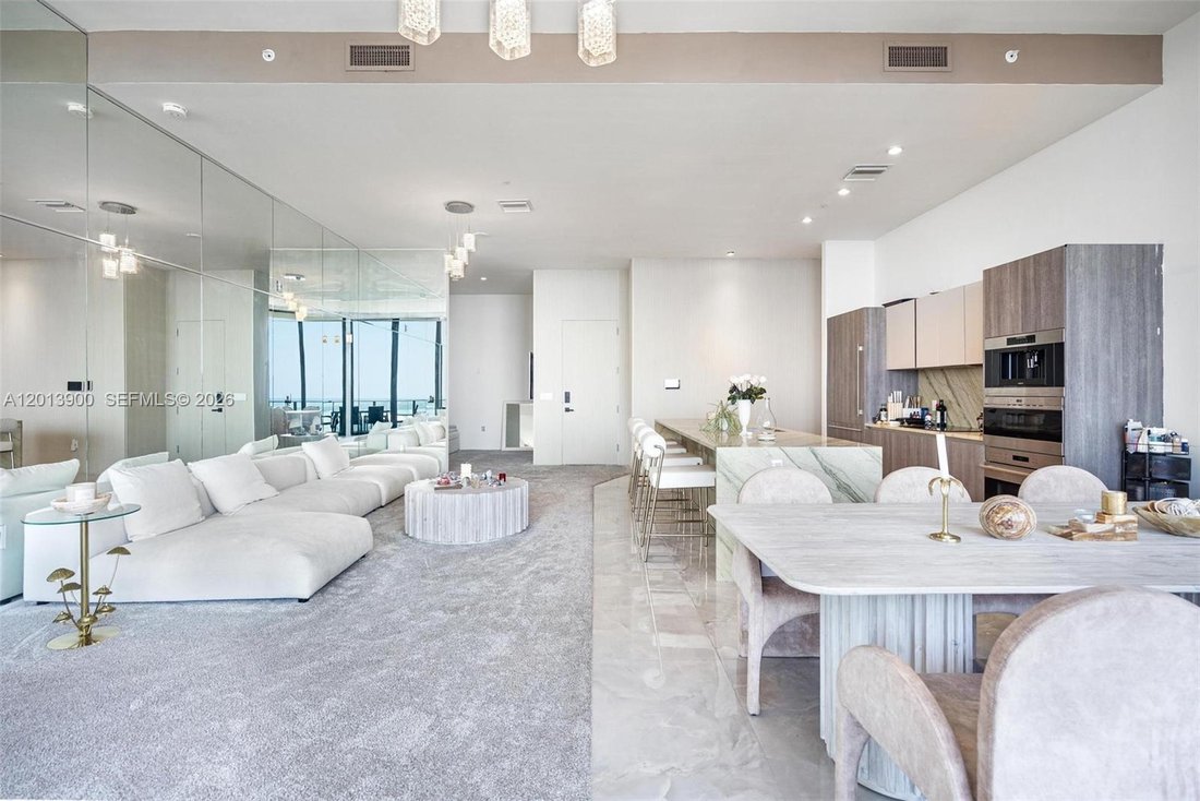 Condo in Miami, Florida, United States 4 - 18082735