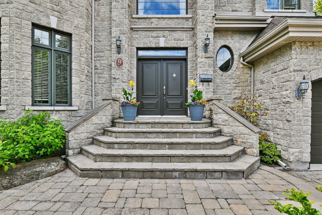 House in Blainville, Quebec, Canada 4 - 18086601
