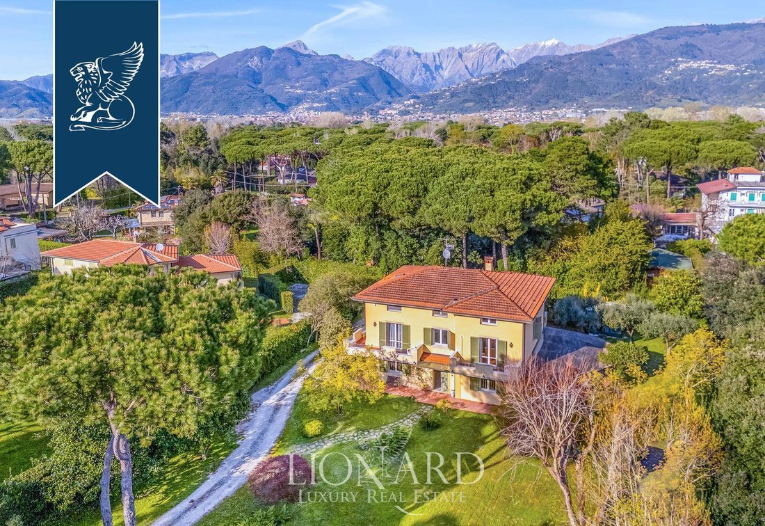 Villa in Ronchi, Massa, Italy 3 - 18087476