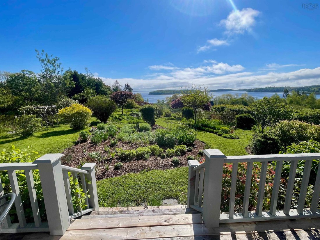 House in Lunenburg, Nova Scotia, Canada 3 - 17535072