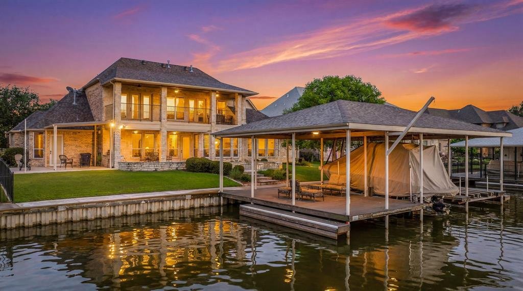 House in Granbury, Texas, United States 2 - 18082043