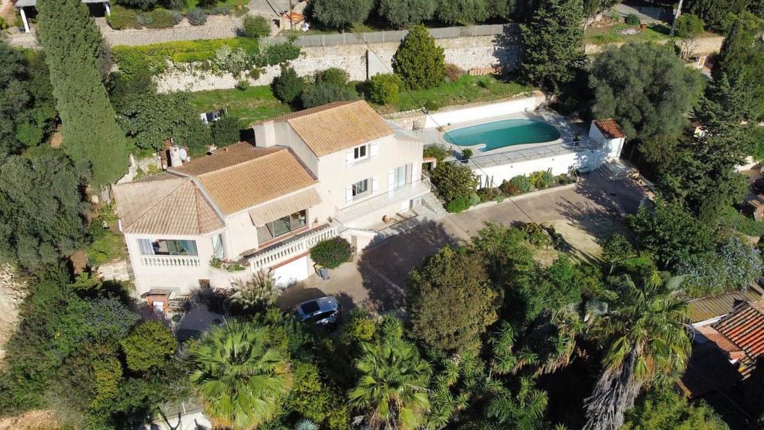 House in Nord Est, Ollioules, France 1 - 18084032