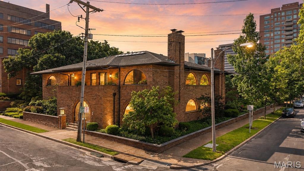 Condo in Clayton, Missouri, United States 1 - 18088633