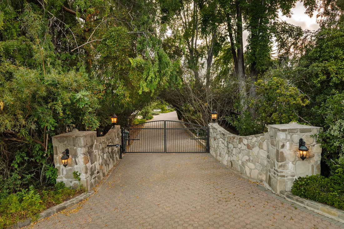 House in Ojai, California, United States 4 - 18088584