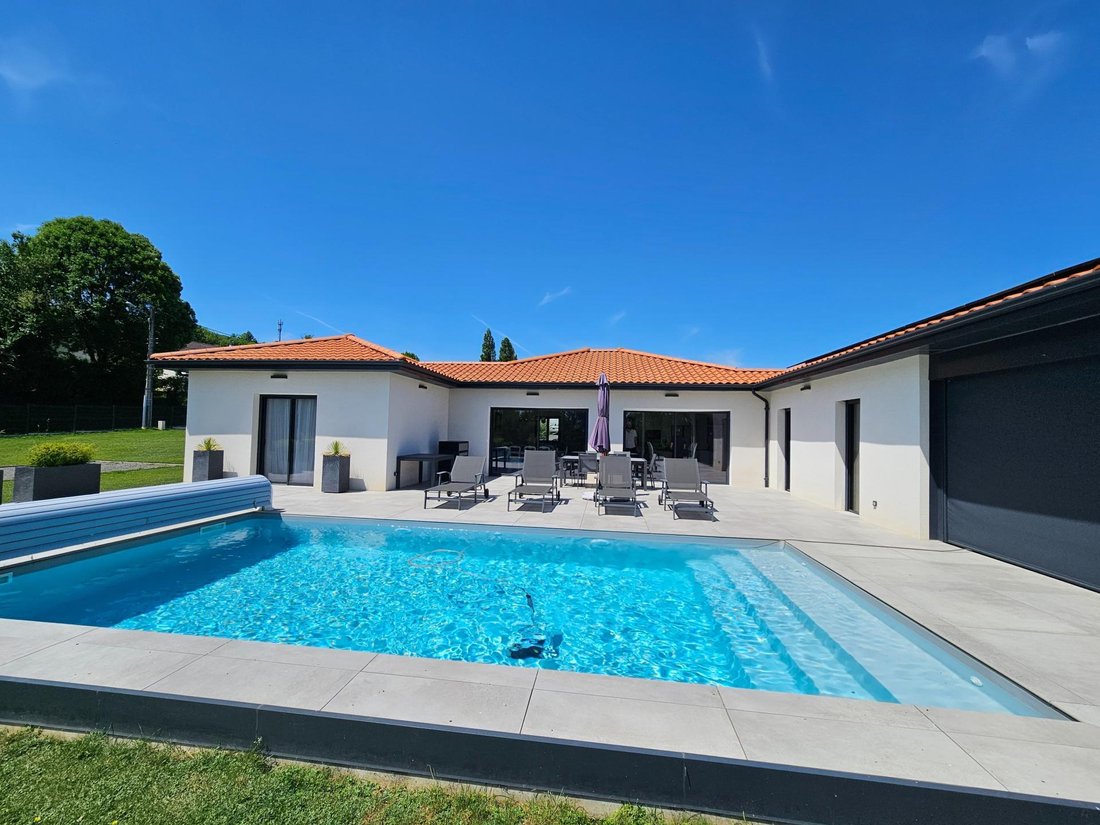 House in Montpensier, Auvergne-Rhône-Alpes, France 1 - 18084044