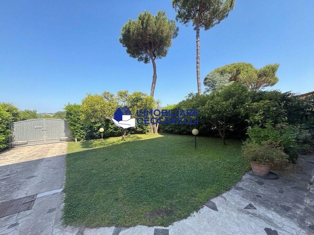 Country House in Center, Massa, Italy 2 - 18087268