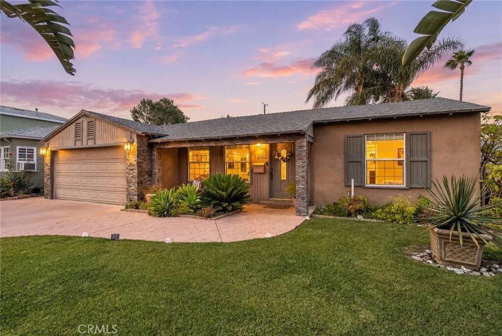 House in Burbank, California, United States 1 - 18081841