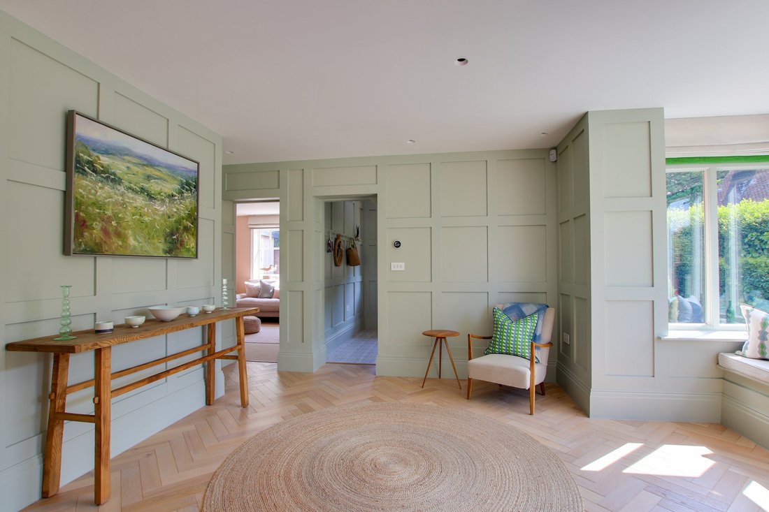 House in Lymington, England 5 - 18084842