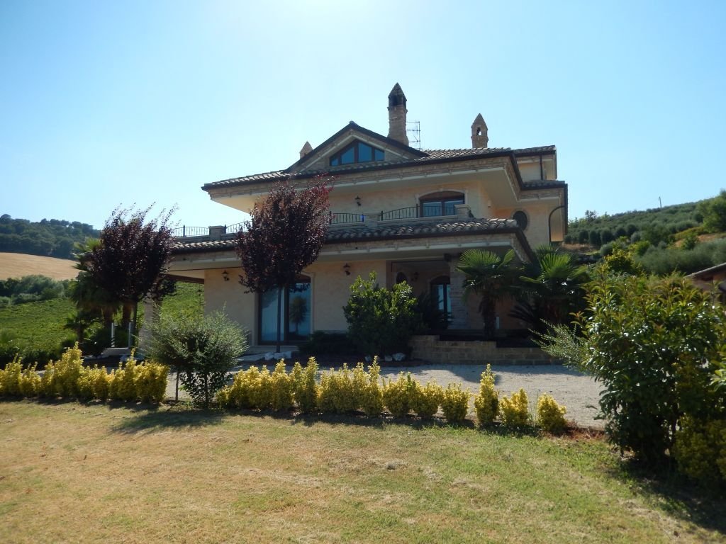 Villa in Colonnella, Abruzzo, Italy 2 - 18087963