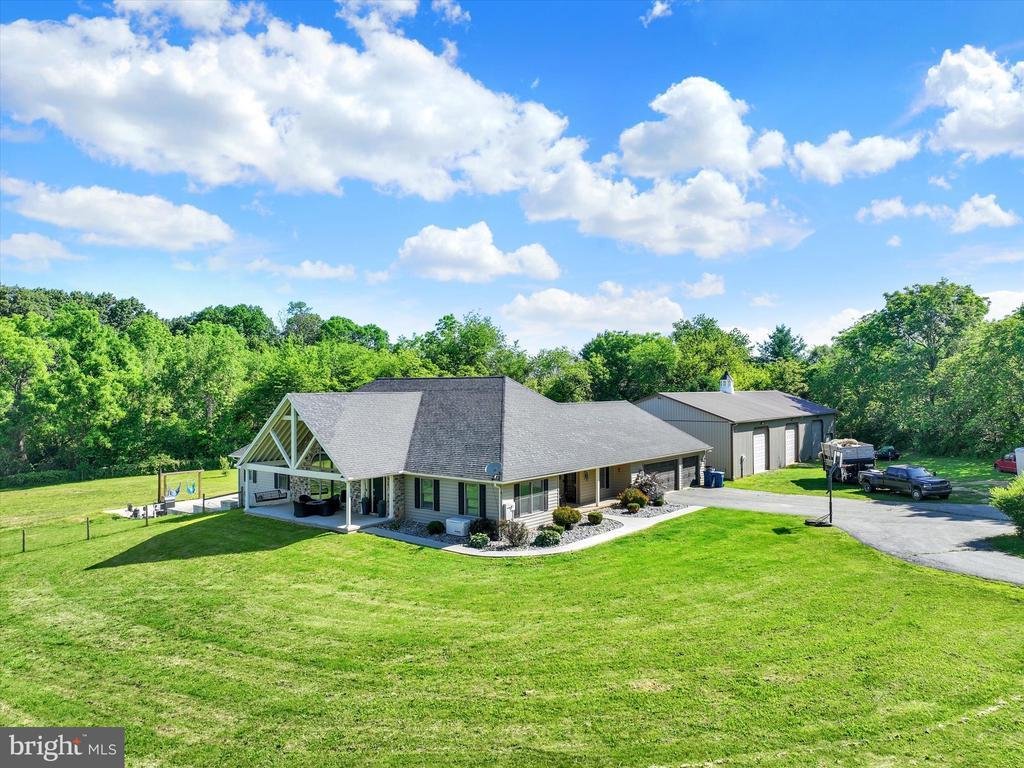 House in Windsor, Pennsylvania, United States 1 - 17674426