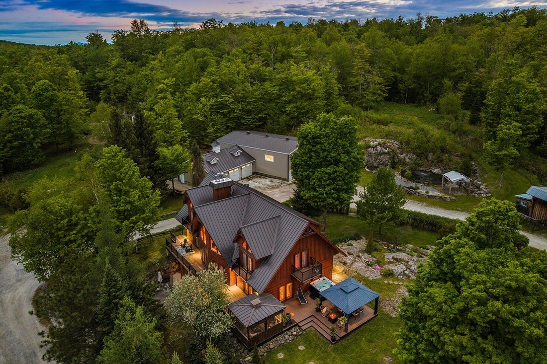 House in Bolton-Est, Quebec, Canada 2 - 18087227